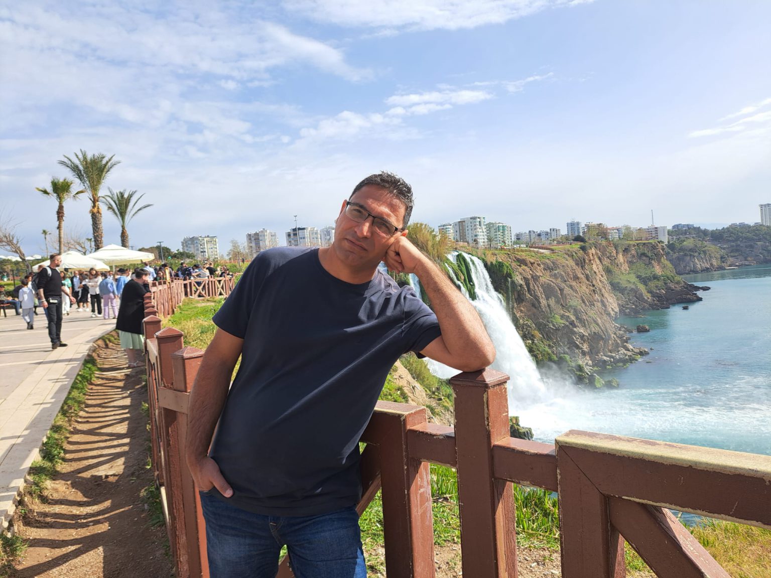 רונן הלל הוא מומחה לניהול מוניטין דיגיטלי ומייסד Monitin Net,